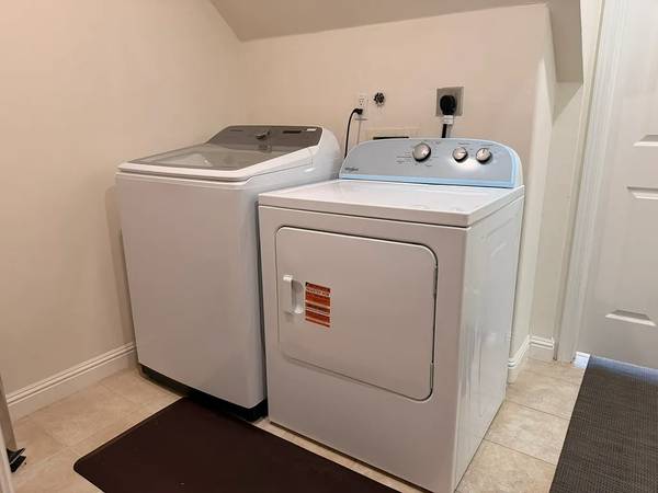 2BR/1BA Single Family House on Scott St · San Francisco photo 5