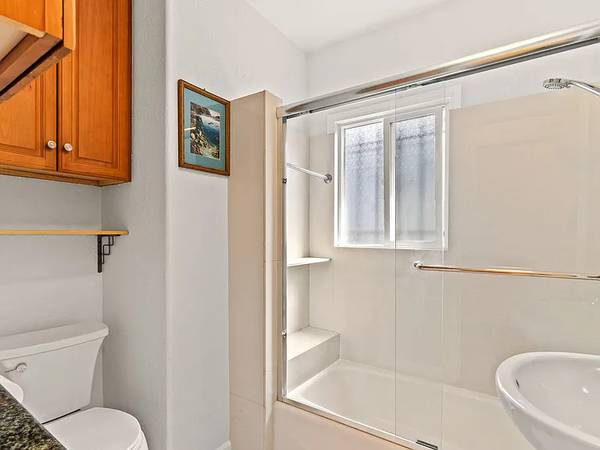 3BR/2BA Single Family House on Maple Ave · Oakland photo 5