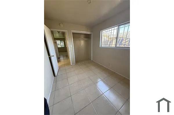 2BR/1BA Apartment on E 17th St · Oakland photo 4