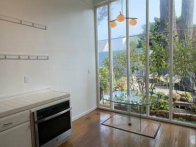 2BR/1BA Single Family House on 24th St · San Francisco photo 2