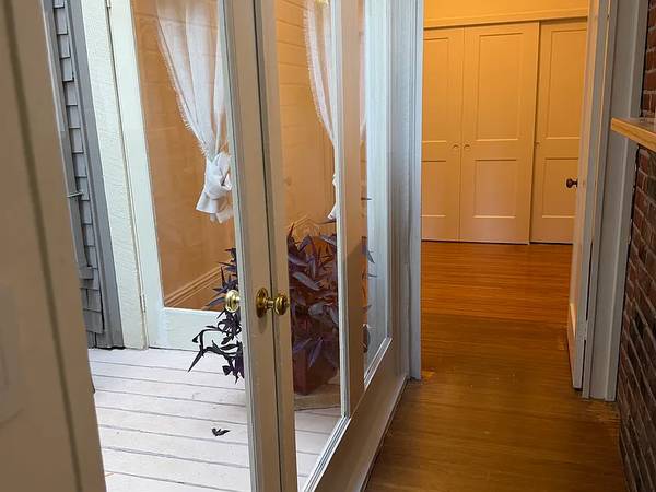 2BR/1BA Single Family House on 24th St · San Francisco photo 4