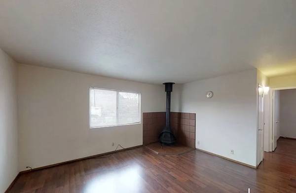 2BR/1BA Apartment on El Dorado St · Albany photo 5