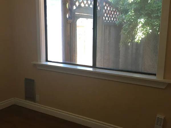 2BR/2BA Single Family House on Lewis Ave · Sunnyvale photo 4