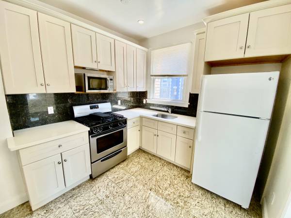 Burlingame Apartments photo 2