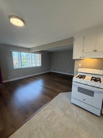1BR/1BA Apartment on 9th Ave · Oakland photo 3