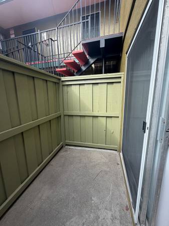 3BR/1BA Townhouse on 90th Ave · Oakland photo 2