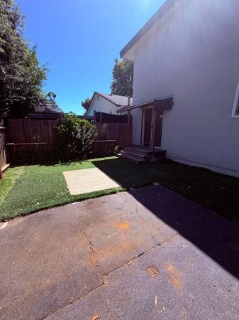Smalley Avenue photo 3