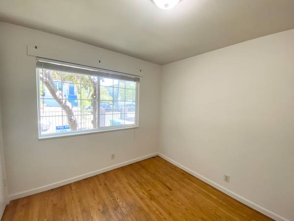 2BR/1BA Single Family House on 7th St A · Berkeley photo 2