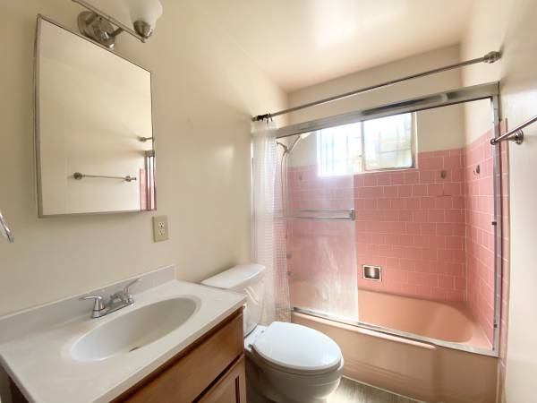 2BR/1BA Single Family House on 7th St A · Berkeley photo 4
