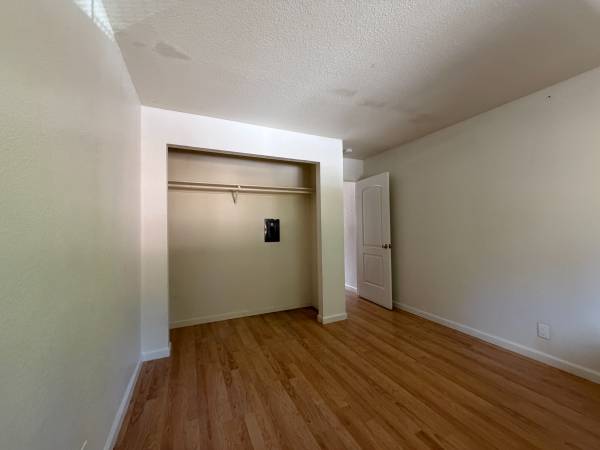 2BR/1BA Apartment on Haas · San Leandro photo 3