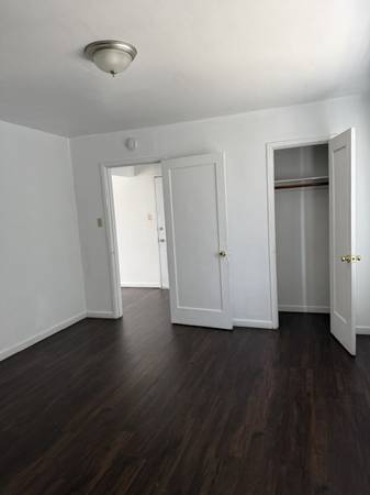 Sunny And Bright Newly Constructed 3-bedroom Home photo 4