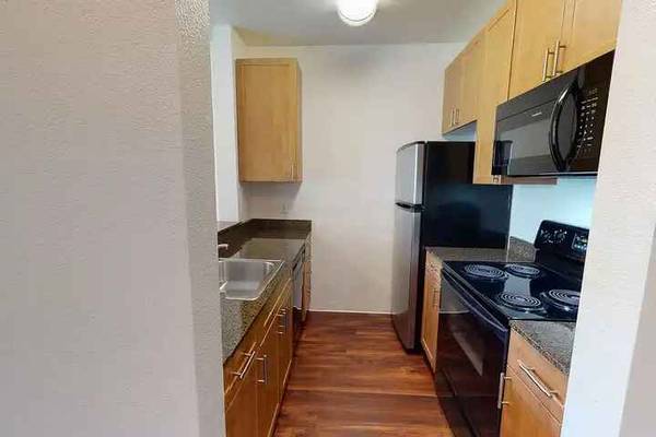1BR/1BA Apartment on Post St · San Francisco photo 3