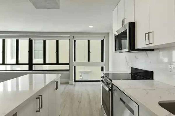2000 Broadway Street Apartments photo 3