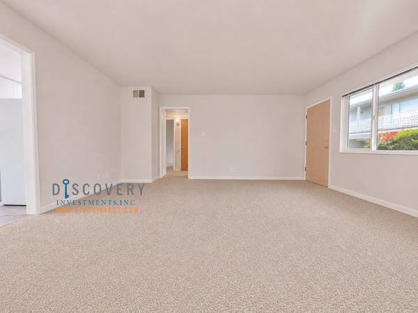 2BR/2BA Apartment on Bancroft Ave · Oakland photo 5