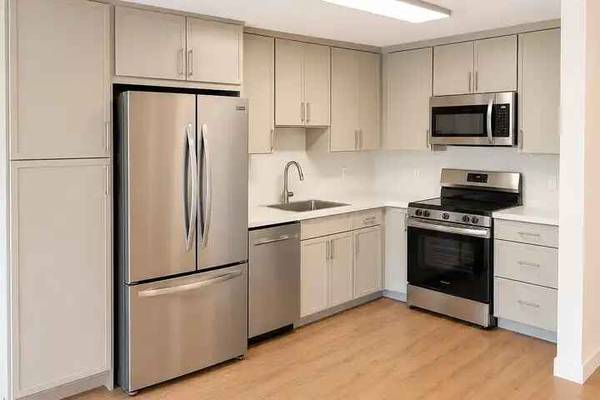 Solano Apartments photo 2