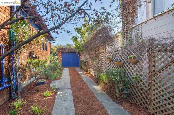 1BR/1BA Single Family House on Valley St · Berkeley photo 3