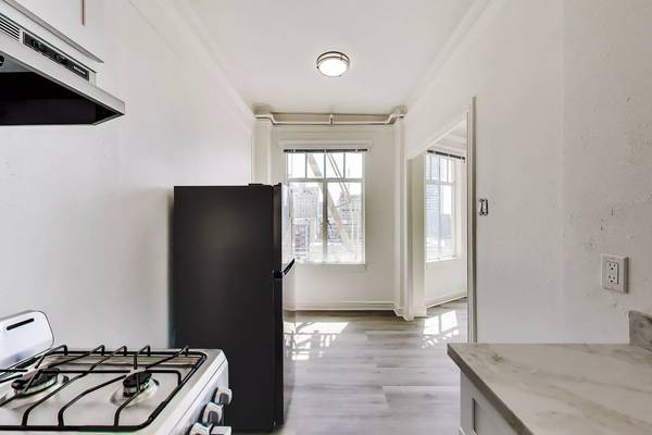 520, 536 Leavenworth Street (958rc) photo 2