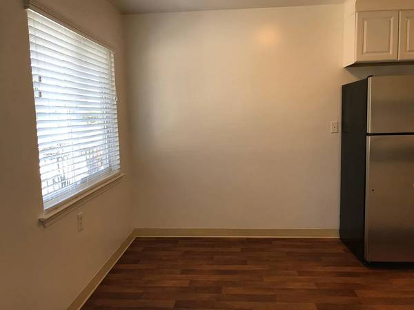 1BR/1BA Single Family House on Saratoga Ave · Santa Clara photo 5