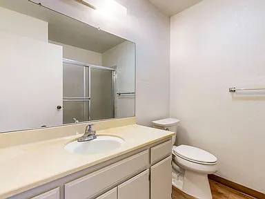 2BR/1BA Apartment on Neotomas Ave · Santa Rosa photo 4