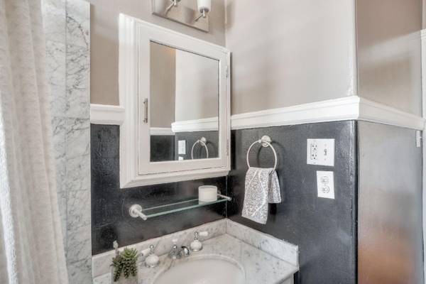 2BR/2BA Apartment on Green Street · San Francisco photo 5