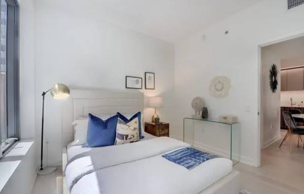 2BR/1BA Apartment on Spear St · San Francisco photo 3