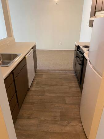 1BR/1BA Condo · Oakland photo 5