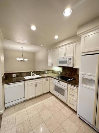 2BR/2BA Condo on St. Matthews Ave. · San Mateo photo 3