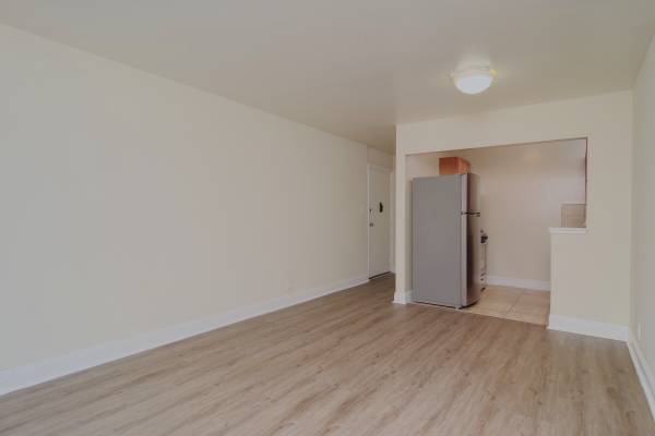 2BR/1BA Apartment on Cadillac Dr · Campbell photo 3