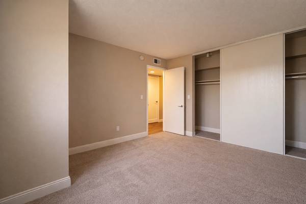 1BR/1BA Apartment on Hancock Street · Hayward photo 4