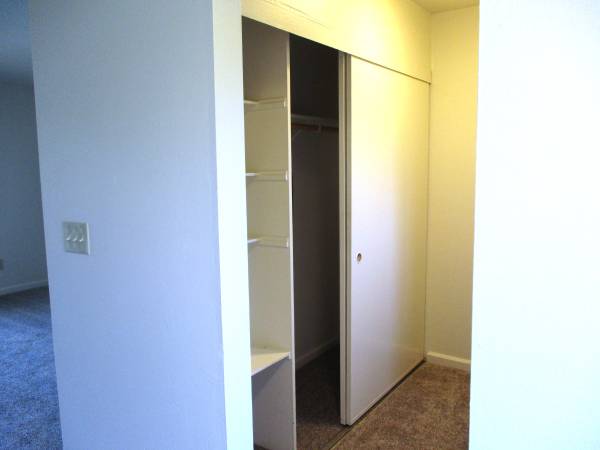 Riverview Apartments photo 4