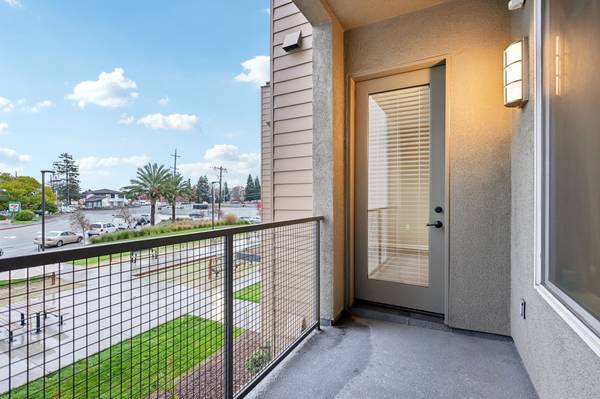 Apartments on Baywood Drive · Petaluma photo 2