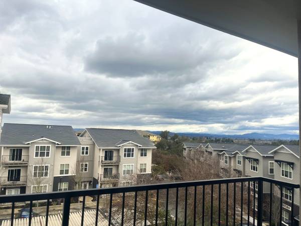Townhouses on Round Barn Blvd · Santa Rosa photo 5