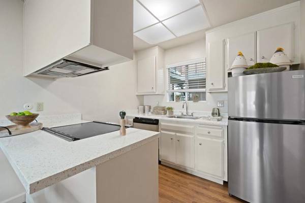 Apartments on Blacow Road · Fremont photo 4