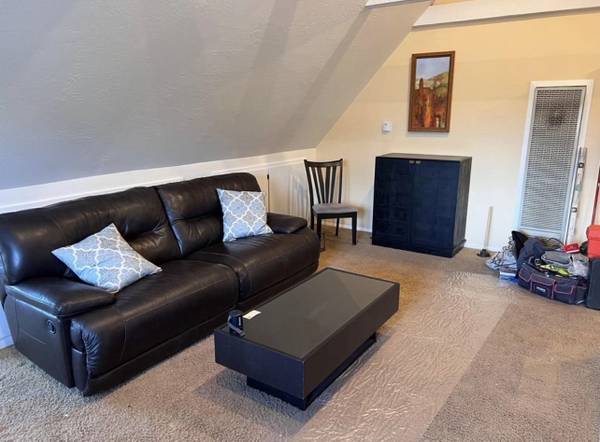 1BR/1BA Duplex on Hemlock Ave · Concord photo 5