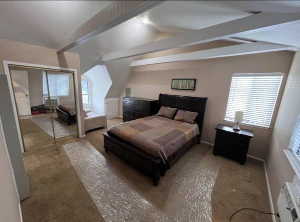 1BR/1BA Duplex on Hemlock Ave · Concord photo 2