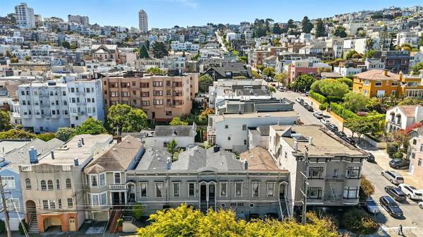 Houses on Greenwich St · San Francisco photo 2