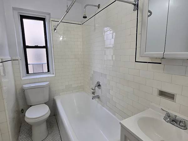0BR/1BA Apartment on Eddy St · San Francisco photo 5