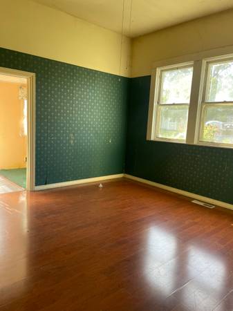 3BR/2BA Apartment · Cloverdale photo 4