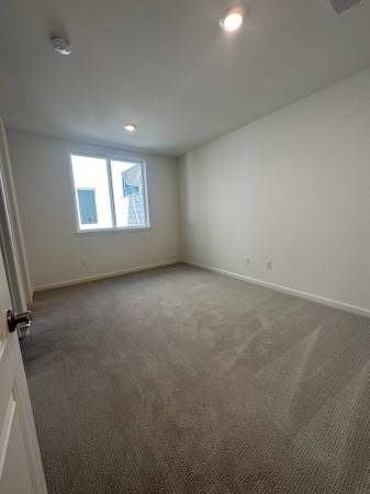 29800 Mission Blvd photo 2