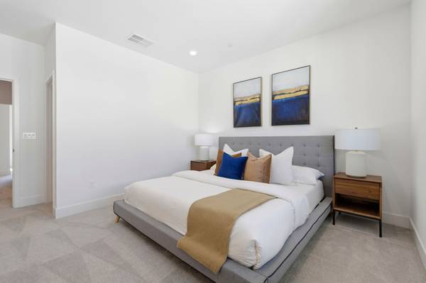 3BR/4BA Townhouse · Walnut Creek photo 2