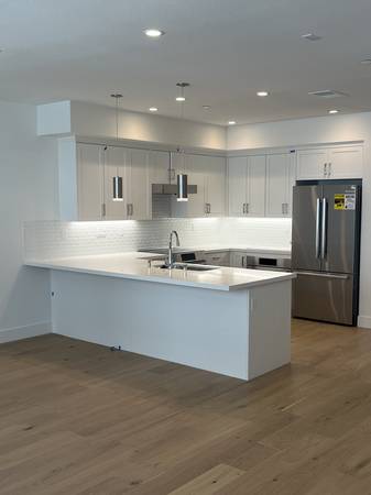 3BR/3.5BA Townhouse · Walnut Creek photo 3