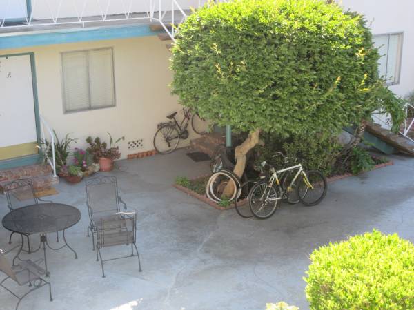 1BR/1BA Apartment on Lenox Avenue · Oakland