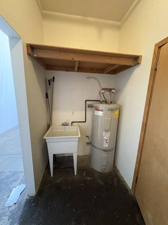0BR/1BA Loft on Peralta Street · Oakland photo 5