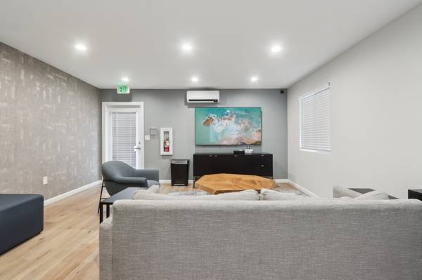 Apartments on Fremont Blvd · Fremont photo 4