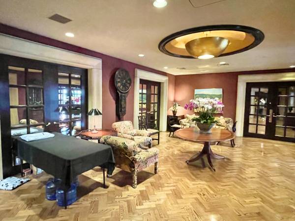 Gramercy Towers photo 3