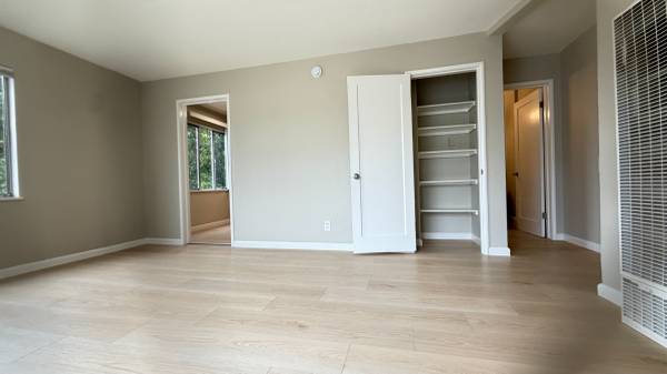 Oakland Manor photo 3