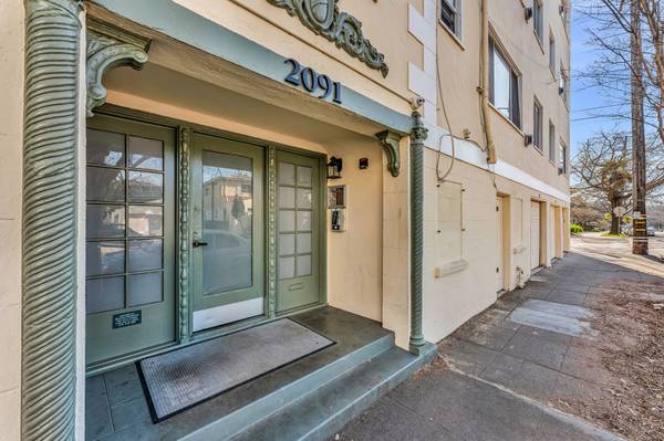 1332 Shattuck Ave photo 2