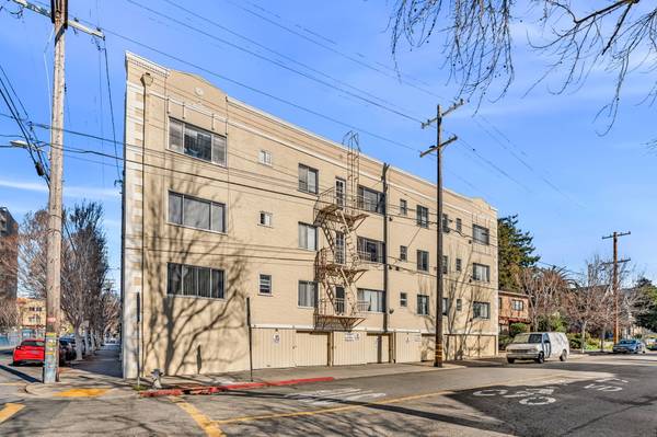 1332 Shattuck Ave photo 3