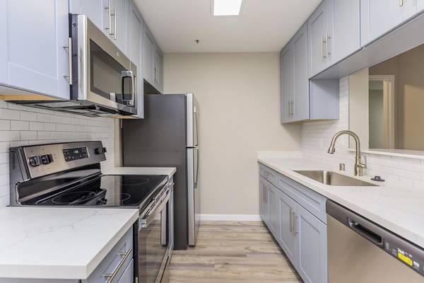 2BR/2BA Apartment on North Milpitas Boulevard · Milpitas photo 5
