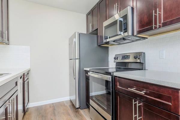 2BR/1BA Apartment on Stokes Street · San Jose photo 4